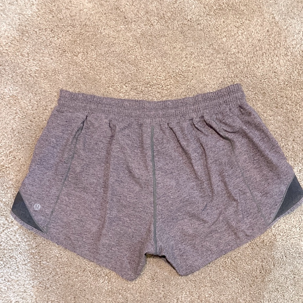 LULULEMON Hotty Hot Short Low-Rise 4" Long